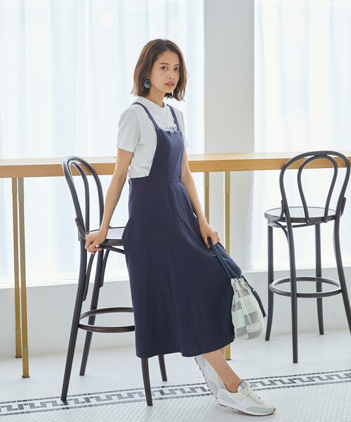 Rewde（ルゥデ）の「リネン混エプロンワンピース（1R05-04213）（ワンピース・レディース・ホワイト/ベージュ/ブルー・M）」の3枚目の写真