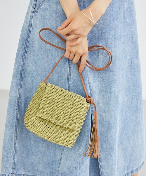 Rewde(ルゥデ)の「スクエアフラップショルダーバッグ(1R18-KB04)(ショルダーバッグ・レディース・ベージュ/グレー/オレンジ/グリーン・F)」の3枚目の写真