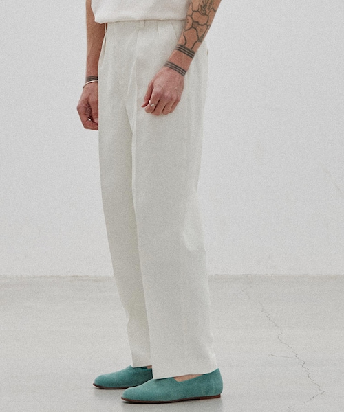 LIDNM（リドム）の「KERSEY STRAIGHT TROUSERS（スラックス・メンズ・ホワイト・S/M/L）」の2枚目の写真