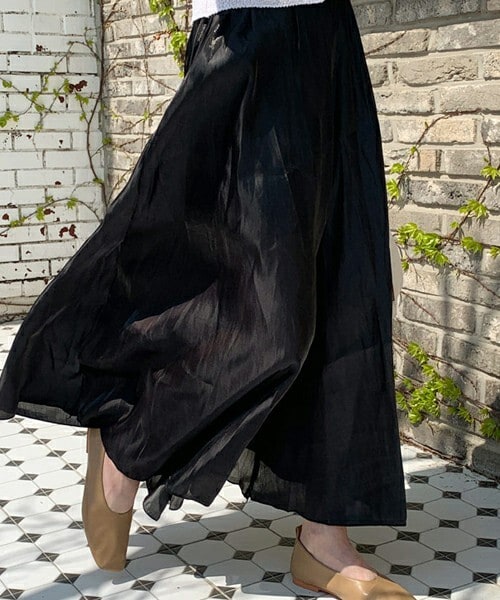 DHOLIC（ディーホリック）の「サテンフレアパンツ（その他パンツ・レディース・ベージュ/ブルー/ブラック/ピンク・ONESIZE）」の2枚目の写真