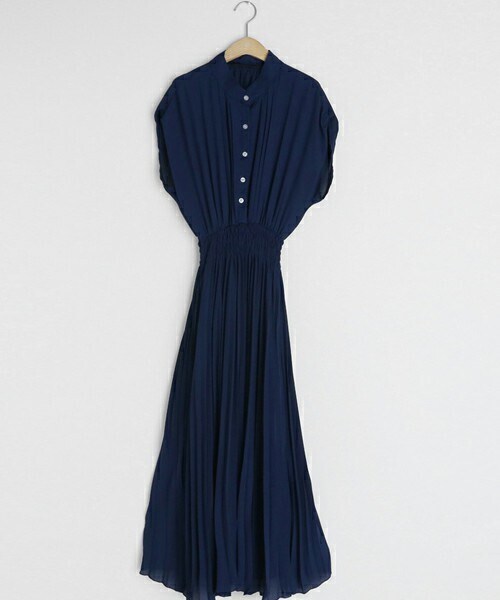 DHOLIC（ディーホリック）の「ボタンプリーツワンピース（ワンピース・レディース・ベージュ/グレー/ブルー・ONESIZE）」の3枚目の写真