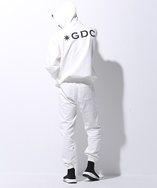 GDC（ジーディーシー）の「LOGOSWEAT PANTS（パンツ・メンズ・BLACK/WHITE/GRAY・ONE SIZE）」の3枚目の写真