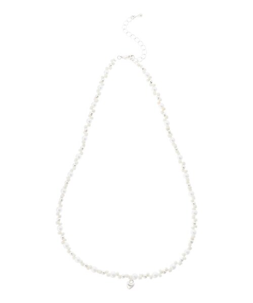 Green　Parks（グリーンパークス）の「ハートトップビーズネックレス（アクセサリー・ホワイト・F）」の5枚目の写真