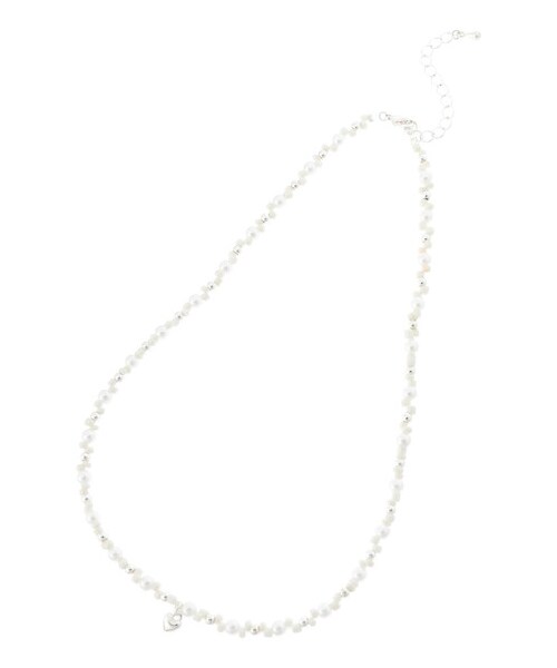 Green　Parks（グリーンパークス）の「ハートトップビーズネックレス（アクセサリー・ホワイト・F）」の2枚目の写真