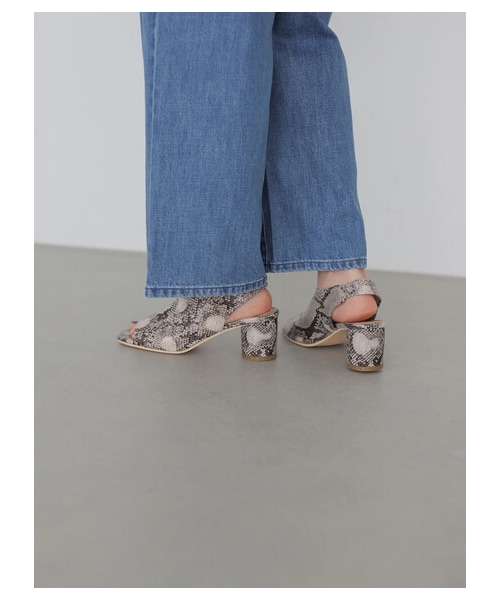 AMERICAN HOLIC(アメリカンホリック)の「ストレッチヒールサンダル(シューズ・アイボリー/キャメル/パイソン・S/M/L)」の3枚目の写真