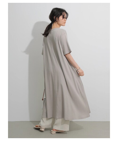 AMERICAN HOLIC（アメリカンホリック）の「テレコクルーネックカットワンピース（ワンピース/ドレス・チャコールグレー/グレーベージュ/ブラウン/イエロー・M/L）」の3枚目の写真