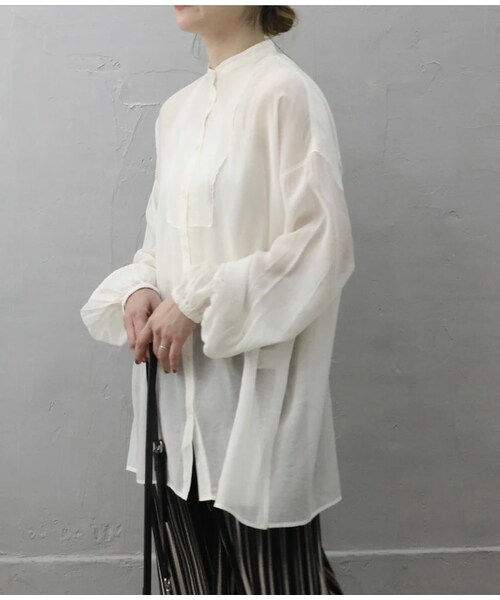 Sheson（シーズン）の「バンドカラーボリューム袖シアーシャツ（シャツ/ブラウス・レディース・アイボリー/サンドベージュ/パープルグレー・FREE）」の5枚目の写真