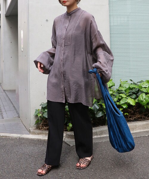 Sheson（シーズン）の「バンドカラーボリューム袖シアーシャツ（シャツ/ブラウス・レディース・アイボリー/サンドベージュ/パープルグレー・FREE）」の8枚目の写真