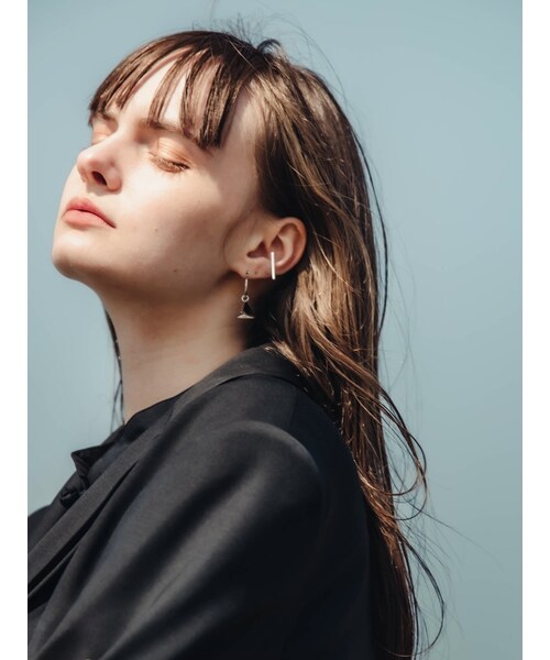 YohKi（ヨウキ）の「Triangle ear cuff（イヤーカフ・レディース・シルバー・FREE）」の3枚目の写真
