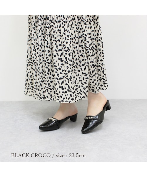 Shoe Fantasy（シューファンタジー）の「アーモンドトゥミュール（パンプス・レディース・ベージュ/ブラック/ホワイト・22.0/22.5/23.0/23.5/24.0/24.5/25.0）」の5枚目の写真