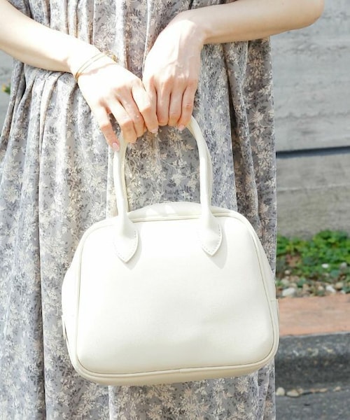 Crisp yours（クリスプユアーズ）の「2wayスクエアバッグ[c3k2836b]（ハンドバッグ・レディース・ベージュ/ブラック/ブラウン/アイボリー・FREE）」の2枚目の写真