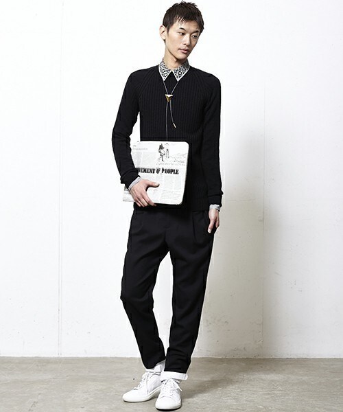 MATATABI（マタタビ）の「TALKING  ABOUT  THE  ABSTRACTION Ｎｅｗｓｐａｐｅ（クラッチバッグ・メンズ・ホワイト・FREE）」の4枚目の写真