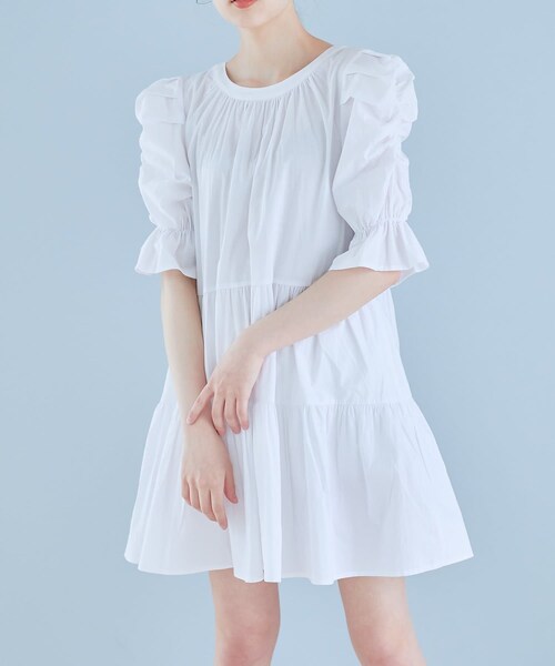 OLIVE des OLIVE(オリーブデオリーブ)の「レースアップティアードチュニック(シャツ/ブラウス・レディース・ホワイト/ベージュ/ライトブラウン・FREE)」の2枚目の写真