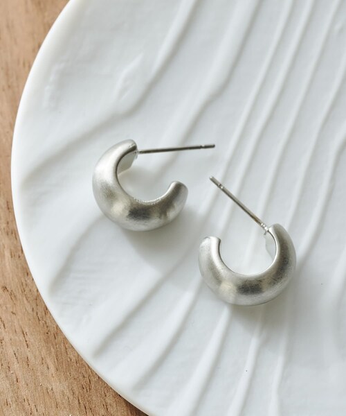 3coins(3coins)の「ミニワイドフープピアス(ピアス(両耳用)・ゴールド/シルバー・0)」の1枚目の写真