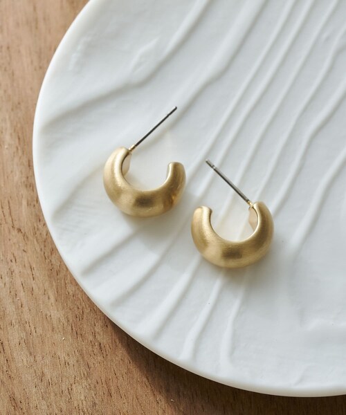 3coins(3coins)の「ミニワイドフープピアス(ピアス(両耳用)・ゴールド/シルバー・0)」の2枚目の写真