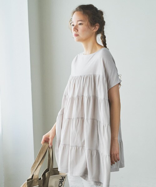 PUAL CE CIN（ピュアルセシン）の「ティアードチュニックＴ（Tシャツ/カットソー・レディース・ホワイト/ベージュ/ピンク系その他/ブルー系その他/ブラック・FREE）」の4枚目の写真