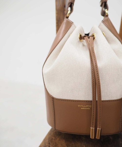 OUVRAGE CLASSE（ウヴラージュクラス）の「【VIOLAd’ORO／ヴィオラドーロ】キャンバスコンビバック（ハンドバッグ・レディース・キャメル/ブラック・FREE）」の2枚目の写真