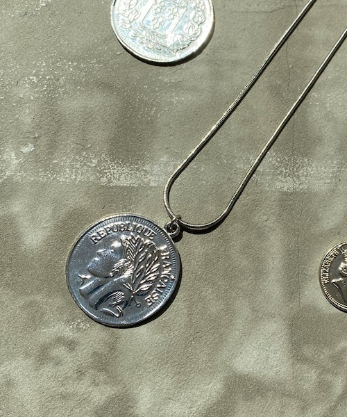 DouDou(ドゥドゥ)の「コインネックレス 大(ネックレス・レディース・シルバー/ゴールド・FREE)」の2枚目の写真