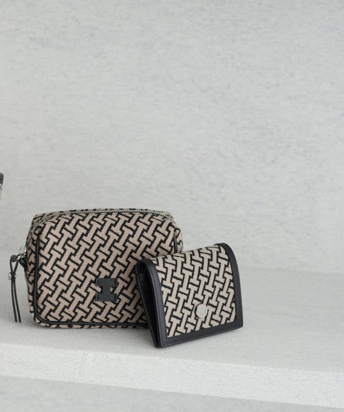 IACUCCI（イアクッチ）の「モノグラムポーチ【MONOGRAM JACQUARD