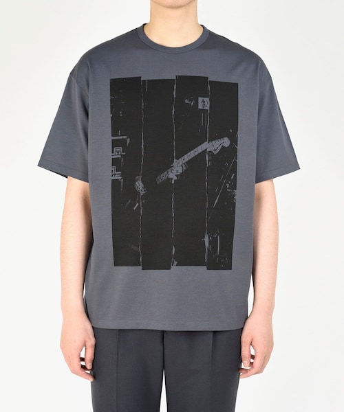 Lui's（ルイス）の「【LAD MUSICIAN×Lui's】 フラッグ柄ビッグシルエットTシャツ（Tシャツ/カットソー・メンズ・ホワイト/ブルー/ブラック・42/44/46）」の2枚目の写真