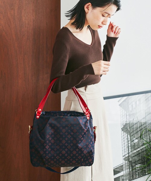 russet（ラシット）の「カラーハンドルボストントートバッグ L (CE-849)（トートバッグ・レディース・グレージュ/ブラウン/ライトグレー・FREE）」の2枚目の写真