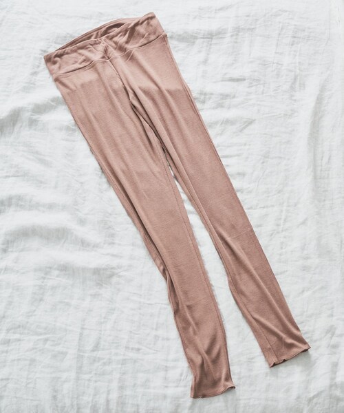 TERRITOIRE（テリトワール）の「【SILK　INNER】贅沢シルク混レギンス（レギンス/スパッツ・レディース・ホワイト/ブラウン/グレー/ブラック・F）」の4枚目の写真