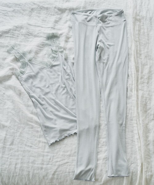 TERRITOIRE（テリトワール）の「【SILK　INNER】贅沢シルク混レギンス（レギンス/スパッツ・レディース・ホワイト/ブラウン/グレー/ブラック・F）」の3枚目の写真