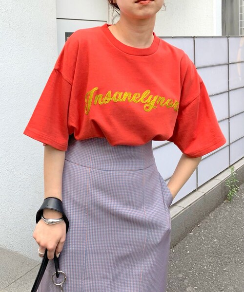 WHO'S WHO gallery(フーズフーギャラリー)の「【KOOKY'N/クーキー】チェーンステッチTEE(Tシャツ/カットソー・レディース・ホワイト/ライトグレー/ブルー/レッド/グリーン/ネイビー・F)」の4枚目の写真