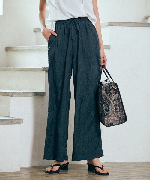 Andemiu（アンデミュウ）の「プリーツパンツ（パンツ・ブラック/オレンジ(WEB限定)/ブラウン/グリーン(WEB限定)/カーキ）」の4枚目の写真