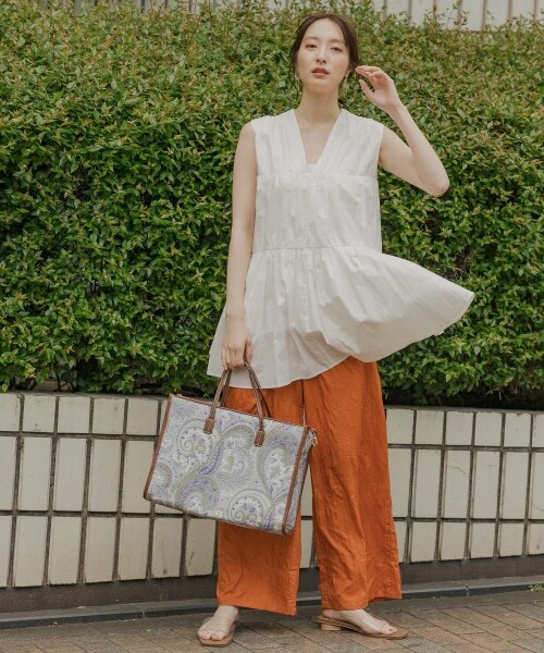 Andemiu（アンデミュウ）の「プリーツパンツ（パンツ・ブラック/オレンジ(WEB限定)/ブラウン/グリーン(WEB限定)/カーキ）」の7枚目の写真