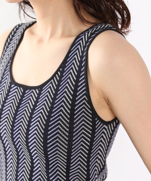 LOWRYS FARM（ローリーズファーム）の「ジャガードガラタンク（トップス・ベージュ/グリーン/ネイビー）」の8枚目の写真