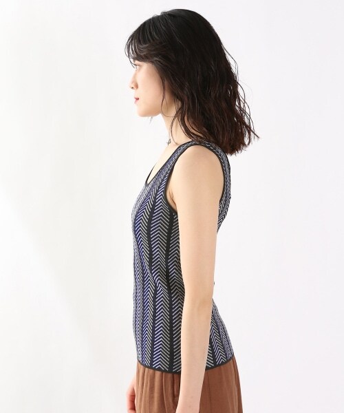 LOWRYS FARM（ローリーズファーム）の「ジャガードガラタンク（トップス・ベージュ/グリーン/ネイビー）」の5枚目の写真