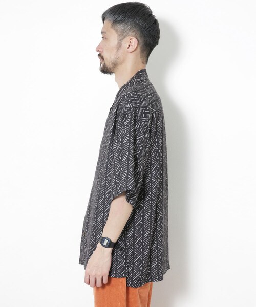 URBAN RESEARCH Sonny Label（アーバンリサーチサニーレーベル）の「オーバーサイズパターンシャツ（その他・メンズ・バティック/レオパード/ジオメトリック・M/L）」の8枚目の写真
