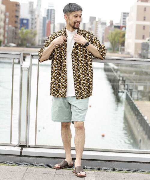 URBAN RESEARCH Sonny Label（アーバンリサーチサニーレーベル）の「オーバーサイズパターンシャツ（その他・メンズ・バティック/レオパード/ジオメトリック・M/L）」の5枚目の写真