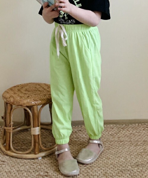 DHOLIC kids（ディーホリックキッズ）の「[erinj] モダール混ジョガーパンツ(kids)（その他パンツ・キッズ・グレー/ピンク/グリーン/ブルー/イエロー/オレンジ・3/5/7/9/11）」の4枚目の写真