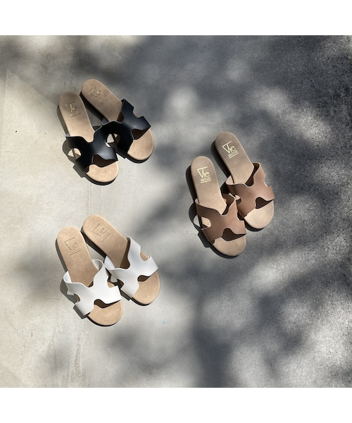 copine（コピン）の「リラックスフラットサンダル(3color/2size)（サンダル・レディース・アイボリー/ベージュ/ブラック・M/L）」の2枚目の写真