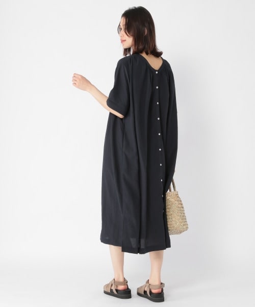 studio CLIP（スタディオクリップ）の「2WAY機能素材ワンピース（ワンピース/ドレス・オフホワイト/グリーン/ライトブルー/ネイビー）」の7枚目の写真