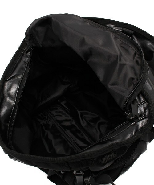 MEMENTISM（メメントイズム）の「MEMENTISM センタースタッズミニリュック（バックパック/リュック・メンズ・ブラック・FREE）」の2枚目の写真