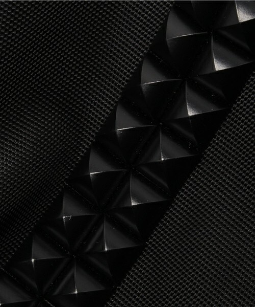 MEMENTISM（メメントイズム）の「MEMENTISM センタースタッズミニリュック（バックパック/リュック・メンズ・ブラック・FREE）」の4枚目の写真