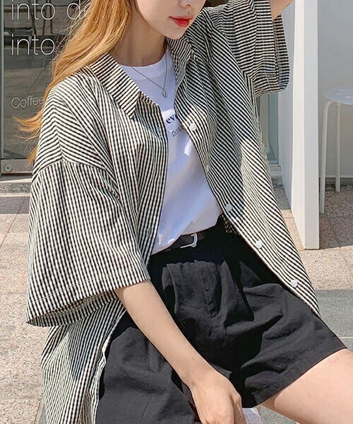 DHOLIC STYLE（ディーホリックスタイル）の「[ontheriver] ストライプルーズフィットシャツ・p236409（シャツ/ブラウス・レディース・イエロー/ブルー/ブラック・ONESIZE）」の2枚目の写真