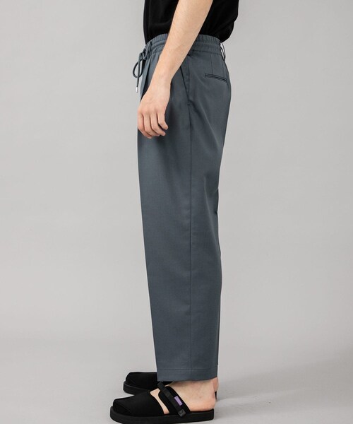 markaware（マーカウェア）の「STUDIOUS別注 TAPERED FIT EASY TROUSERS（その他・メンズ・GREY/BEIGE/BLUE・1/2）」の4枚目の写真