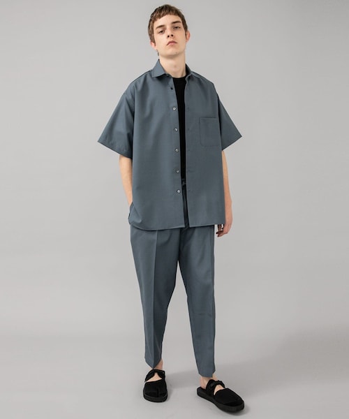 markaware（マーカウェア）の「STUDIOUS別注 TAPERED FIT EASY TROUSERS（その他・メンズ・GREY/BEIGE/BLUE・1/2）」の2枚目の写真