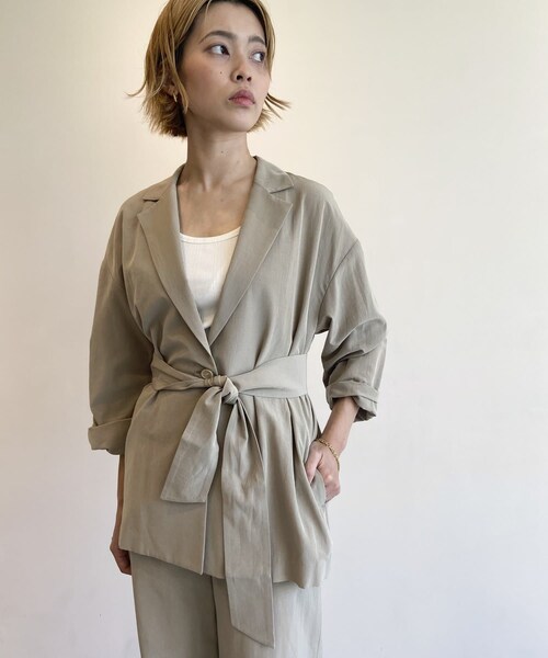 Drawing Numbers(ドローイング ナンバーズ)の「パウダリーファイユルーズジャケット(ブルゾン・レディース・ベージュ/カーキ・38)」の2枚目の写真