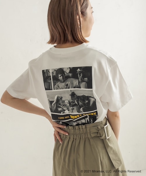 CAPRICIEUX LE'MAGE(カプリシューレマージュ)の「【GOOD ROCK SPEED】PULPFICTIONフォトシャツ(Tシャツ/カットソー・レディース・ホワイトその他1/ホワイトその他2・F)」の2枚目の写真