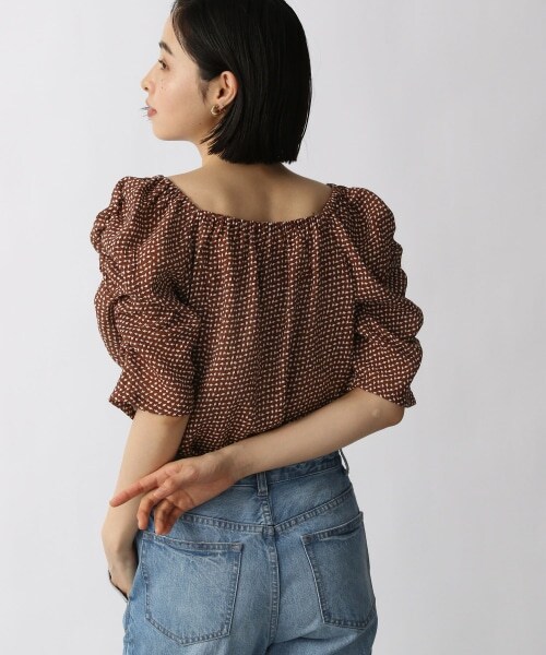 LOWRYS FARM（ローリーズファーム）の「プリーツスクエアブラウス５Ｓ（トップス・オフホワイト/ブラック/イエロー）」の4枚目の写真