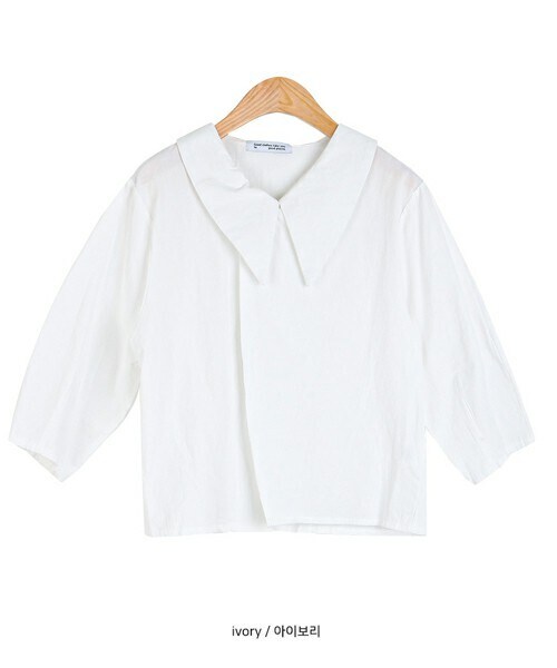 DHOLIC STYLE（ディーホリックスタイル）の「[someplace] ラップカラーブラウス・p234490（シャツ/ブラウス・レディース・ブルー/ホワイト・ONESIZE）」の2枚目の写真