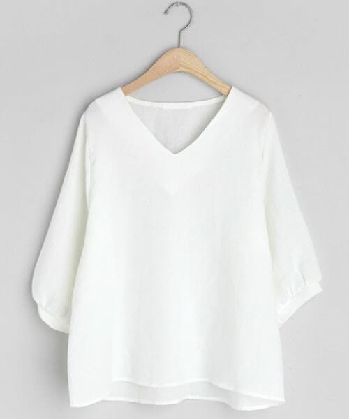 DHOLIC（ディーホリック）の「Vネックパフスリーブブラウス（シャツ/ブラウス・レディース・ブラウン/ベージュ/ホワイト/グリーン・ONESIZE）」の2枚目の写真