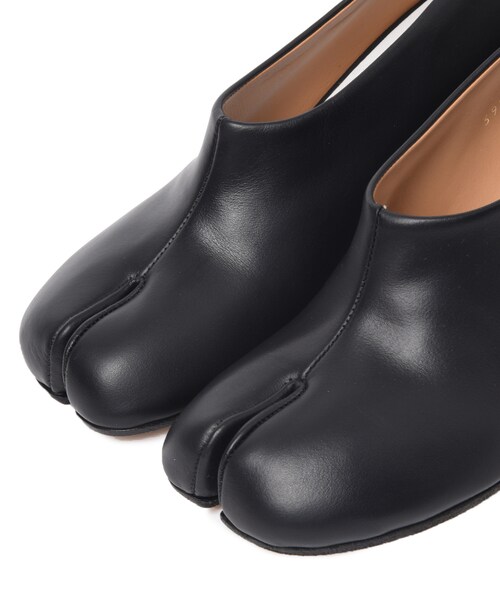 Maison Margiela（メゾンマルジェラ）の「'Tabi' pumps（シューズ・レディース・BLACK/01・36）」の6枚目の写真