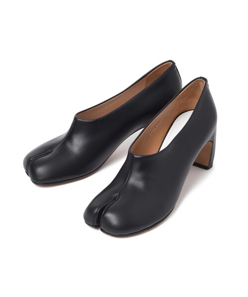 Maison Margiela（メゾンマルジェラ）の「'Tabi' pumps（シューズ・レディース・BLACK/01・36）」の2枚目の写真