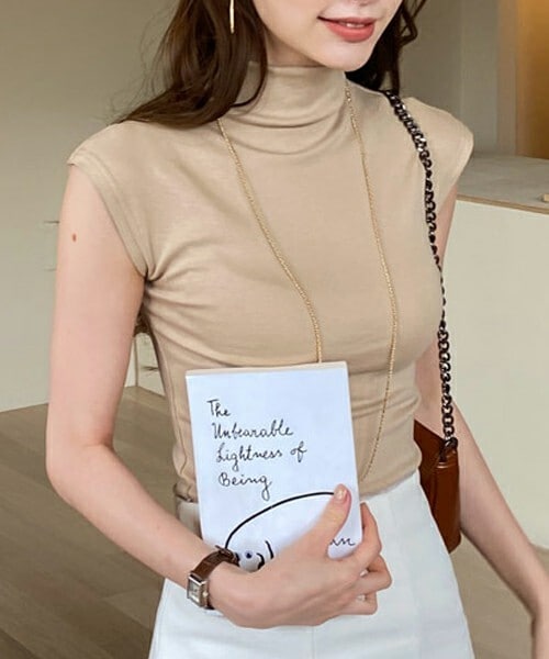 DHOLIC（ディーホリック）の「ハイネックフレンチスリーブTシャツ（タンクトップ・レディース・ブルー/ホワイト/ブラック/ベージュ・ONESIZE）」の4枚目の写真